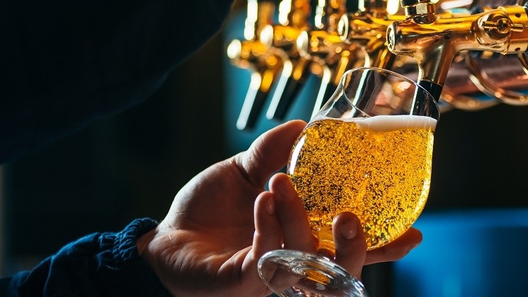Revive real ale: MPs have recommended that taxes be slashed for publicans and brewers through lower beer duty, VAT or business rates, in a new report (image: Getty/Dziggyfoto)