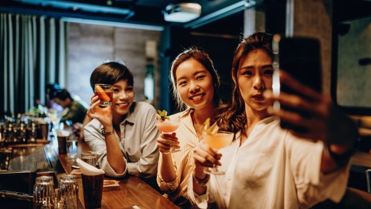 TikTok on the clock but the party don't stop: Pubs take to social media (Getty/ Drazen_)