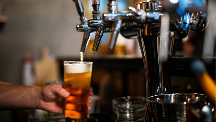 Pricey pints: Brits could spend millions of pounds more on beer as inflation rockets (Getty/ miodrag ignjatovic)