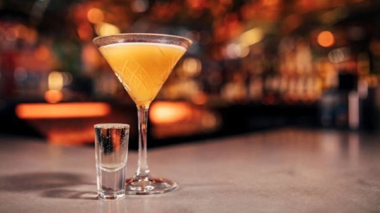 Saving the planet one cocktail at a time: Revolution Bars Group replaces passionfruit garnish with rice paper (Credit: Getty/SolStock)