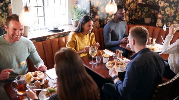 Fill your pub: on-trends dishes can help you increase footfall (credit: Getty/monkeybusinessimages)