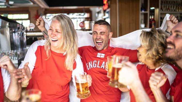 Home Nations group final: 300 pints sold on average at every UK pub (Getty/ FG Trade)