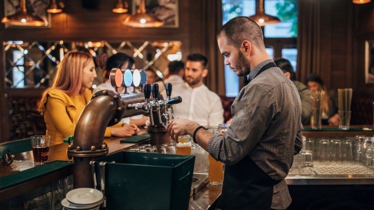 Salary analysis: data from Fourth revealed wages for pub workers aged 23 and above have also increased by 6.7% over the past 12 months.(image: Getty/South_agency)