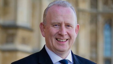 Graham Evans urges Government to help British pubs 