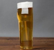 Novelty glass makes a half look like a full pint