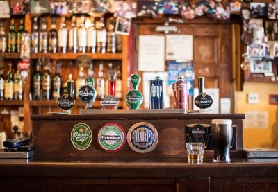 Comforting: some 18% of men would prefer sharing important news in the pub