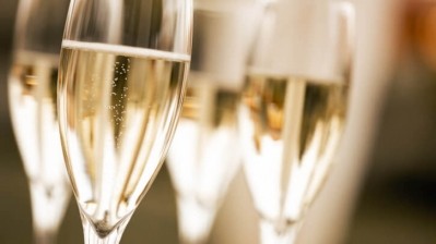 Responsible trading: M&B defends manager’s decision to not serve child apple juice in Champagne flute (Credit:Getty/Jasmina81)