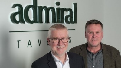 Done deal: Admiral Taverns chief executive Chris Jowsey and Ocean Dynamics head of account management Neal McCubbin