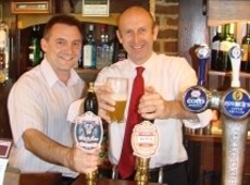 Healey (R): new minister for pubs with Glen Symonds of the Rockingham Arms in Wentworth