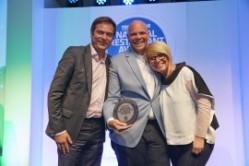 Tom Kerridge receiving his award with wife Beth and UK sales manager at Estrella Damm James Healey 