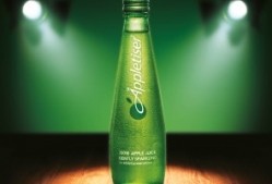 Appletiser is offering a "show stopping day" for a winner and their mum